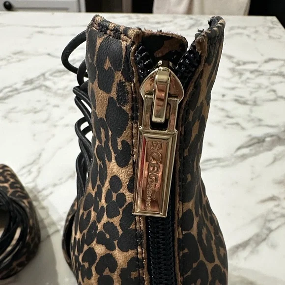 BCBGeneration Leopard Print Heels with Black Straps Size 7 - Picture 6 of 7